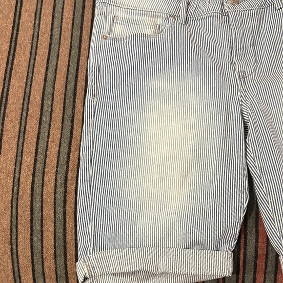 Striped Blue Levi’s Women's Shorts - Picture 3 of 5